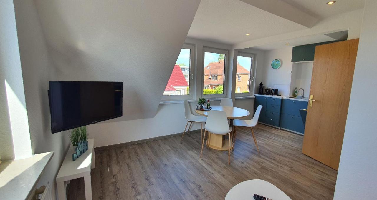 Friesenmeer Ferienwohnung Vier เบนซาซิเออ ภายนอก รูปภาพ
